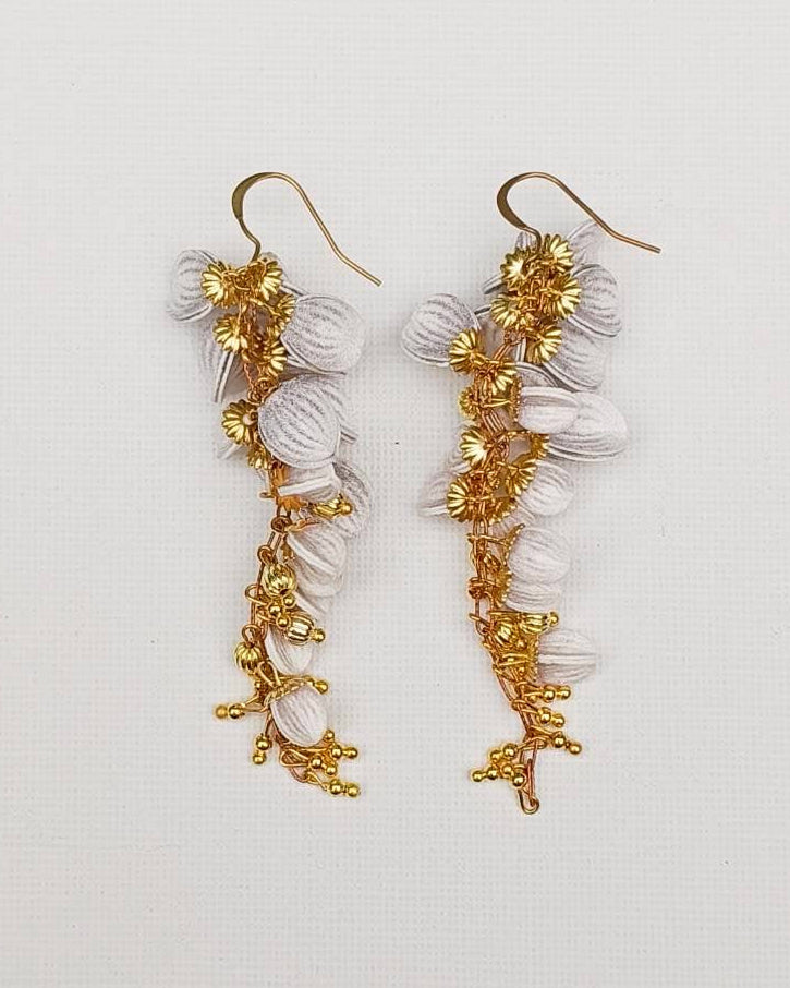 Sarran Pearl Willow Drop Earrings