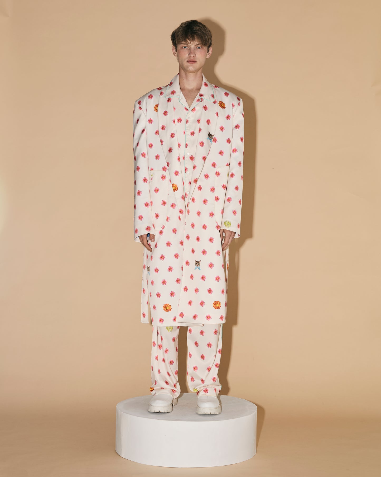 Anuruq FLOWERS DOT BATHROBE